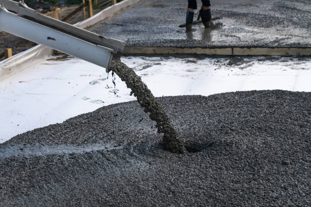 Best Commercial Concrete Contractor  in Mccom, MS