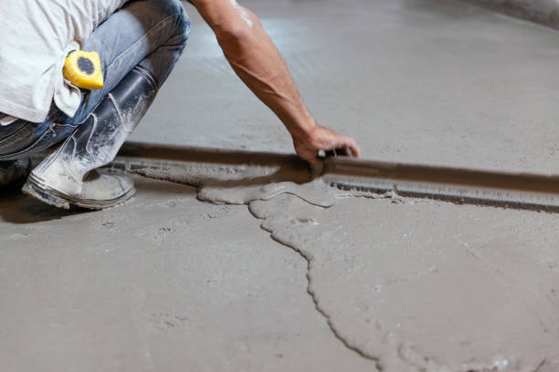 Best Custom Concrete Contractor  in Mccom, MS